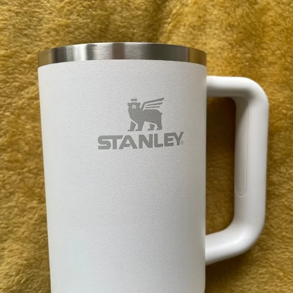 Stanley Tumbler White - Picture 3 of 12